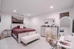 37 Harbor Ln, New Rochelle, NY 10805 - Photo 10