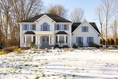 8 Toms Way, Poughkeepsie, NY 12603 - Photo 1