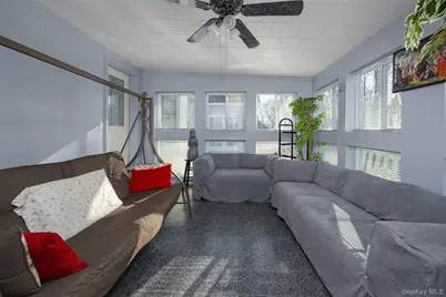 8 Toms Way, Poughkeepsie, NY 12603 - Photo 16