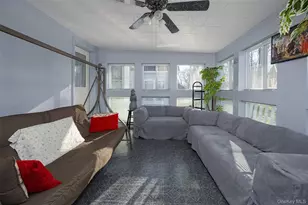 8 Toms Way, Poughkeepsie, NY 12603 - Photo 16