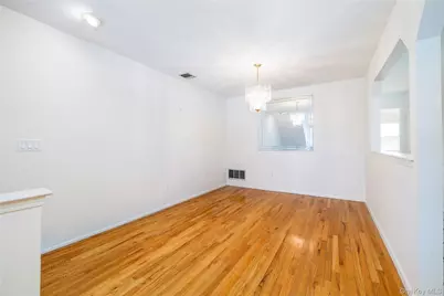 22 Ridgewood Drive, Wantagh, NY 11793 - Photo 10