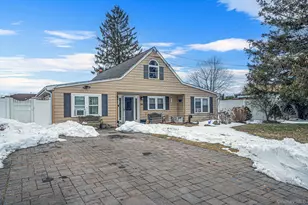 54 Pacific Ave, Deer Park, NY 11729 - Photo 2