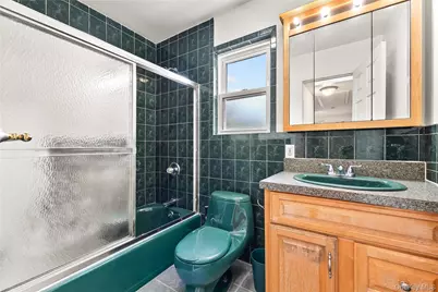 8343 261st Street, Floral Park, NY 11004 - Photo 10