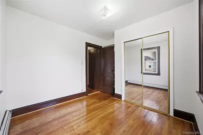 8343 261st Street, Floral Park, NY 11004 - Photo 6