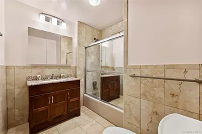 8343 261st Street, Floral Park, NY 11004 - Photo 4