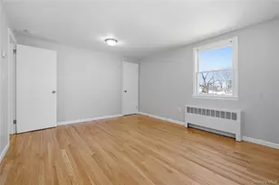 102 Old Farm Rd, Levittown, NY 11756 - Photo 10