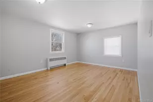 102 Old Farm Rd, Levittown, NY 11756 - Photo 16