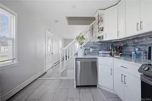 102 Old Farm Rd, Levittown, NY 11756 - Photo 8