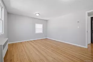 102 Old Farm Rd, Levittown, NY 11756 - Photo 12