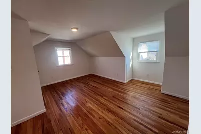 11 Pulaski Place #B, Port Washington, NY 11050 - Photo 8