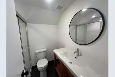 11 Pulaski Place #B, Port Washington, NY 11050 - Photo 6