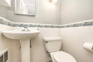 43 Maplewood Dr, Plainview, NY 11803 - Photo 20