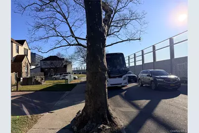 13309 Van Wyck Expressway, Jamaica, NY 11436 - Photo 2