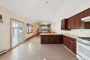 33 Fairlawn Ln, Centereach, NY 11720 - Photo 10