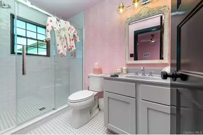 70 Arshamomaque Avenue, Southold, NY 11971 - Photo 20