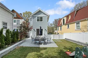 19 Charles St, Port Washington, NY 11050 - Photo 18