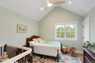 19 Charles Street, Port Washington, NY 11050 - Photo 12