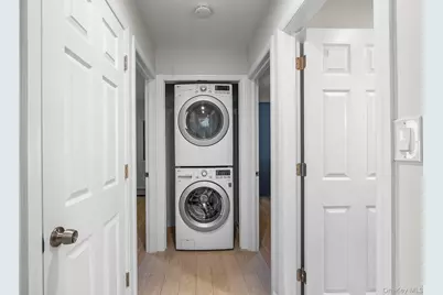 48 Daffodil Lane, Wantagh, NY 11793 - Photo 10