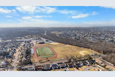 48 Daffodil Lane, Wantagh, NY 11793 - Photo 16