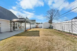 48 Daffodil Ln, Wantagh, NY 11793 - Photo 24