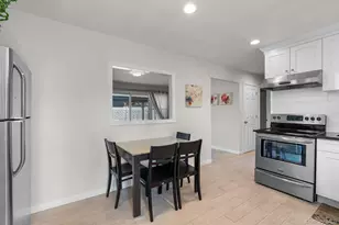 48 Daffodil Ln, Wantagh, NY 11793 - Photo 4