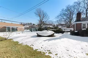 851 Hemlock St, Franklin Square, NY 11010 - Photo 24