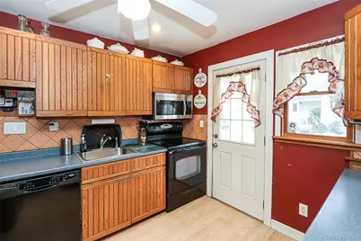 48 Pine Street, Hicksville, NY 11801 - Photo 12