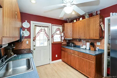 48 Pine Street, Hicksville, NY 11801 - Photo 14