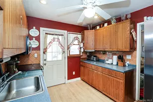 48 Pine St, Hicksville, NY 11801 - Photo 14