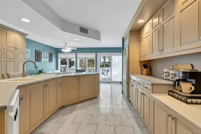 558 Gillette Avenue, Bayport, NY 11705 - Photo 12