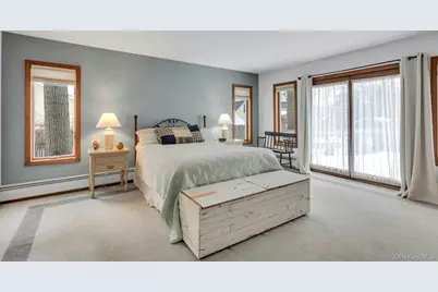 558 Gillette Avenue, Bayport, NY 11705 - Photo 16