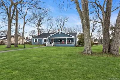 558 Gillette Avenue, Bayport, NY 11705 - Photo 2