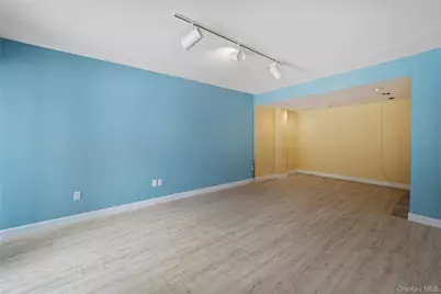 302 Pondside Drive, White Plains, NY 10607 - Photo 38