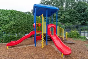 302 Pondside Dr, White Plains, NY 10607 - Photo 48