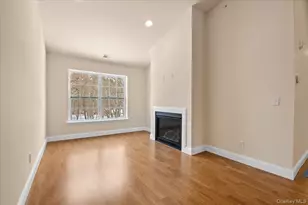 4 Steven Cir, Dix Hills, NY 11746 - Photo 10