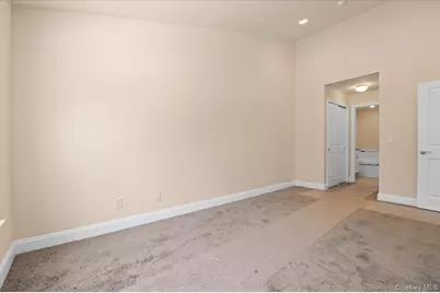 4 Steven Circle #4, Dix Hills, NY 11746 - Photo 14