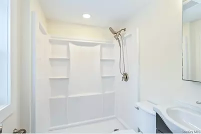 768 Old Medford Avenue, Medford, NY 11763 - Photo 16