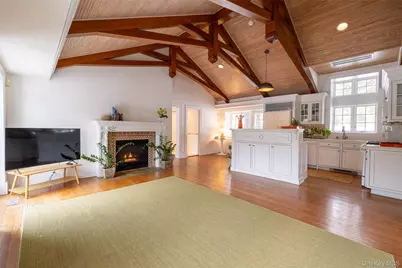 37 Bisbee Lane, Bedford Hills, NY 10507 - Photo 2