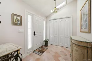 5 Shawmont Ln, Stony Brook, NY 11790 - Photo 2