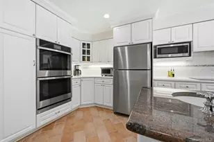 5 Shawmont Ln, Stony Brook, NY 11790 - Photo 4