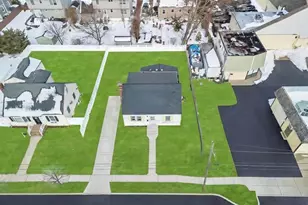 189 Ontario Ave, Massapequa, NY 11758 - Photo 2