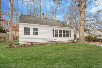 22 Overbrook Street, Riverhead, NY 11901 - Photo 2