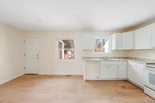 22 Overbrook St, Riverhead, NY 11901 - Photo 10