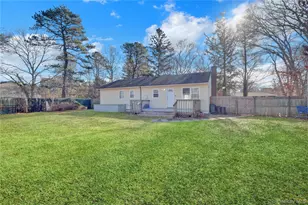 57 Middle Island Rd, Medford, NY 11763 - Photo 20