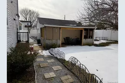 [Address not provided], Levittown, NY 11756 - Photo 18