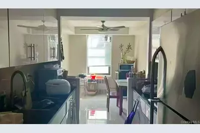 14015 Holly Avenue #4th FL, Flushing, NY 11355 - Photo 2