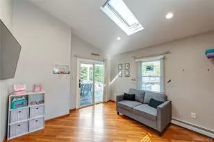 9 Donna Pl, East Islip, NY 11730 - Photo 22