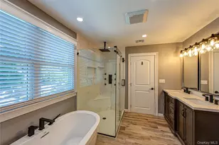 9 Donna Pl, East Islip, NY 11730 - Photo 26