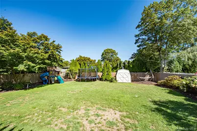 9 Donna Place, East Islip, NY 11730 - Photo 32