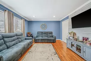 24 Lantern St, Huntington, NY 11743 - Photo 2